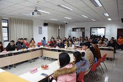 说明: E:\桂恒俊辅导员工作\其它\新闻\伟德中国官网入口-奋斗的青春最美丽——武汉部属高校人文社科类研究生国奖获得者分享会成功举办\伟德中国官网入口-奋斗的青春最美丽——武汉部属高校人文社科类研究生国奖获得者分享会成功举办——请置于第二段前.jpg